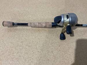 lot 338 image: Zebco 33 Spincast Fishing Rod and Reel Combo Medium 60