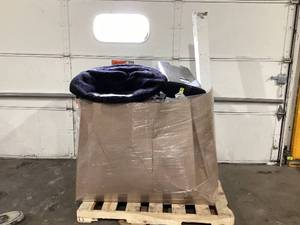 lot 901 image: Wholesale Pallet of Miscellaneous Items