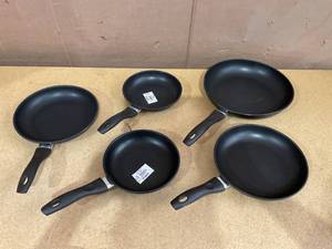 lot 199 image: LOT OF 5 Frying Pans