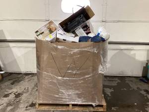 lot 912 image: Wholesale Pallet of Miscellaneous Items