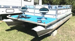 1987 Playbuoy Scotty 24' Pontoon