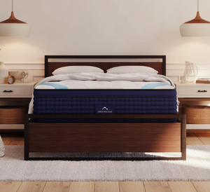 lot 12 image: Dreamcloud Premier Rest Luxury Hybrid Memory Foam 14 Queen Mattress 050525298.14