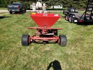 300L Lely Industrial Pull Behind Spreader