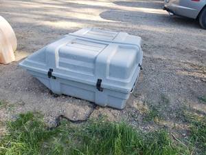lot 9 image: Weather proof roof top luggage carrier-3 x 40