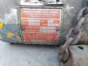 lot 11 image: Electric chain hoist