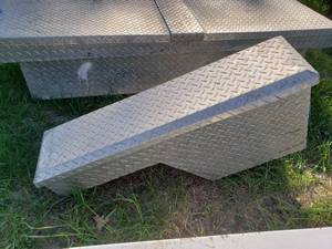 lot 15 image: aluminum pork chop toolbox
