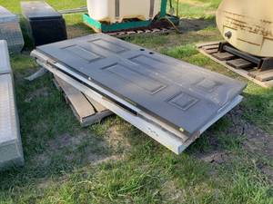 lot 18 image: 4 steel door slabs
