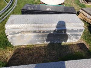 lot 27 image: aluminum weather guard toolbox