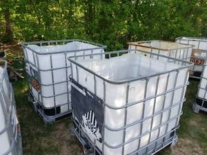 lot 32 image: 2 metal frame totes