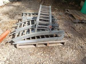 lot 35 image: 4 folding ramps