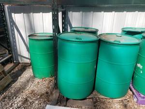 lot 42 image: 4 55 gallon plastic drums