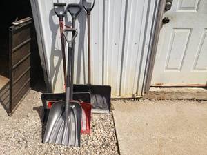 lot 51 image: 4 shovels