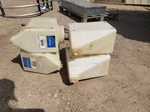 lot 55 image: 4 rinse containers
