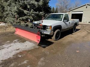 2000 2500 GMC Regular Cab 8' box with Bos Snow Plow