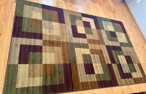 lot 37 image: Mohawk Area Rug