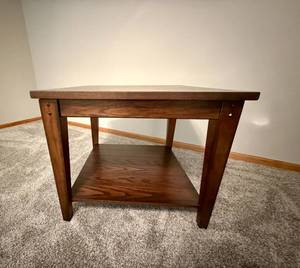 lot 44 image: End Table