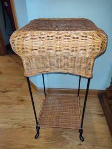 lot 42 image: Wicker Plant Stand