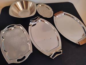 lot 66 image: MCM Silver Tone Serving Trays & Bowl