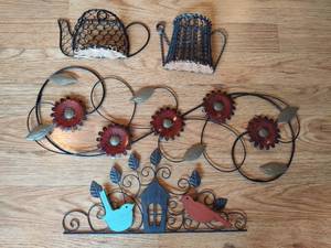 lot 69 image: Metal Wall Decor