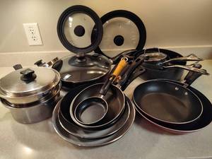 lot 55 image: Lot of Frying Pans & Pots