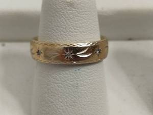 lot 103 image: 10K Mens Wedding Band