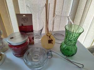 lot 81 image: Vases & Candles