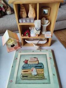 lot 85 image: Miniature Bath Decor