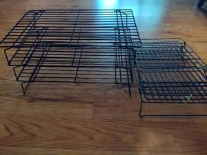 lot 127 image: Cooling Racks