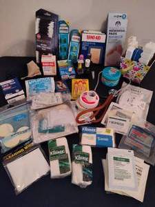 lot 100 image: Assorted Personal Care Items