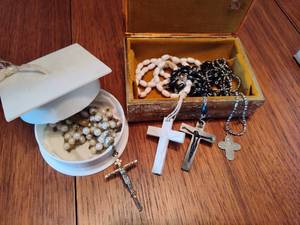 lot 141 image: Rosaries