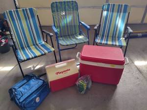 lot 158 image: Lawn Chairs & Coolers