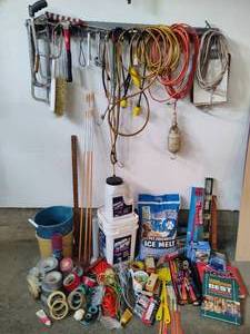 lot 165 image: Lot of Tools & Garage Items
