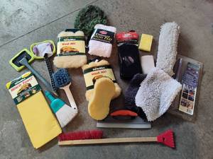 lot 163 image: Lot of Car Wash Supplies