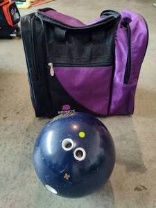 lot 152 image: Womens Bowling Ball & Bag