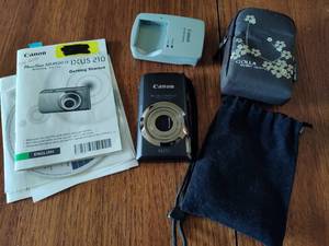lot 145 image: Canon SD 3500 IS Digital camera