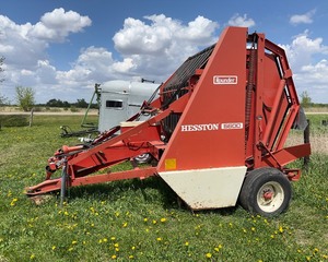 lot 13 image: Hesston 5600 Round Baler