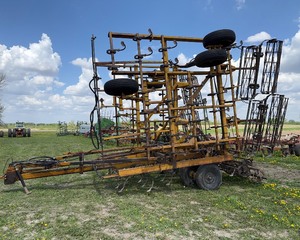 lot 21 image: Alloway 30 Ft Field Cultivator