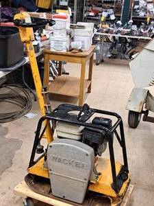 lot 15 image: Wacker 5.5-HP Gasoline-Powered Tamper BPU2440A