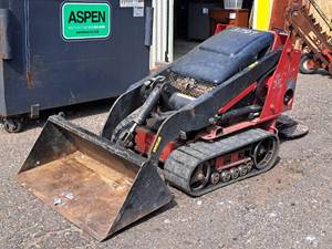 lot 6 image: Toro Dingo Gasoline-Powered Compact Utility Loader 22475
