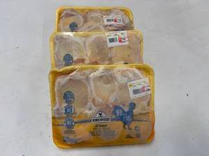 lot 6 image: L. 3pks of Chicken Thighs