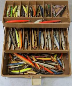 lot 22 image: Woodstream Tacklebox loaded with many damaged RAPALAS mostly lips customized for use, repair, or parts.