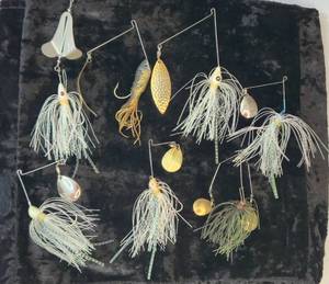 lot 31 image: 6 Spinner Baits & 1 Buzz Bait