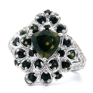 lot 30 image: Glamorous XL Chrome Diopside Cluster Ring VIDEO