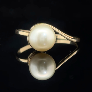 lot 53B image: Solitaire 8mm White Cultured Pearl Curved Ring in 14k Yellow Gold VIDEO