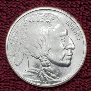 lot 151 image: 1 Troy Oz Silver Buffalo Round