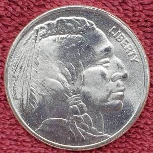lot 187 image: 1 Troy Oz Silver Buffalo Round