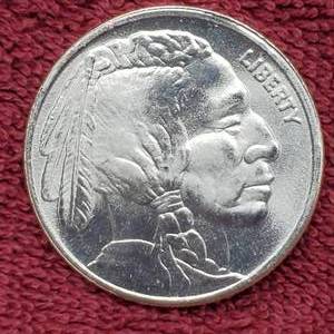 lot 196 image: 1 Troy Oz Silver Buffalo Round