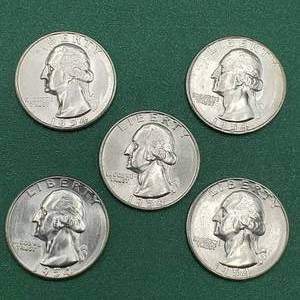 lot 343 image: 5 90% Silver Brilliant Washington Quarters from BU Rolls