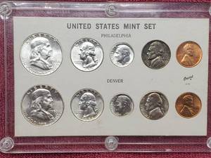 lot 360 image: 1958-P & 1958-D Mint Sets in Plastic Display Halves, Quarters & Dimes are 90% Silver