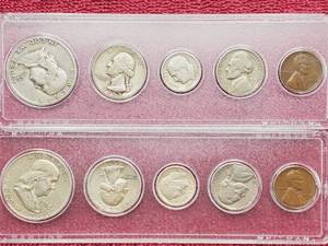 lot 369 image: 2 Year Sets in Holders 1952 & 1958 90% Silver Halves, Quarters & Dimes
